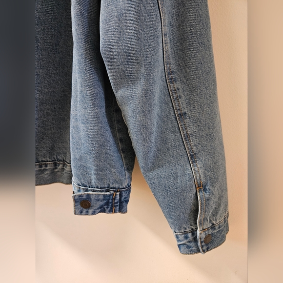 Vintage Faux Fur Collar & Full Lining Dusty Indigo Denim Unisex Jacket By DKNY - Picture 10 of 10